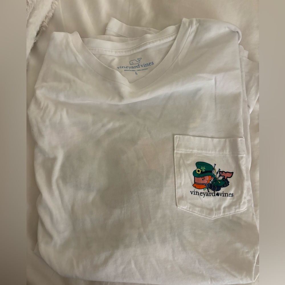 Vineyard Vines size L St. Patrick’s day themed long sleeve t shirt